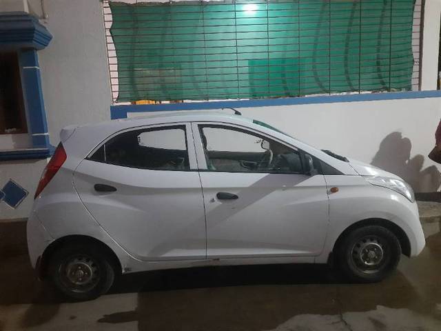 https://images10.gaadi.com/usedgaadi-sellcar/UsedCar/54615b6b-3bdd-4d12-a09e-b3f3e94c3039/3f863018-4d3d-412d-9078-50e74a8654db.jpg?imwidth=6401