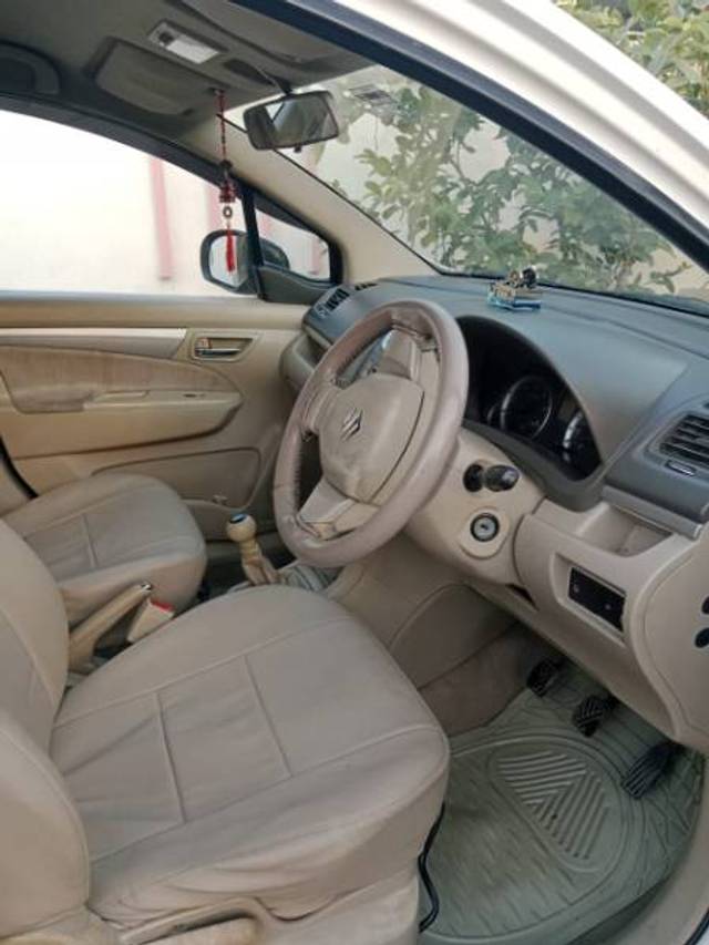 https://images10.gaadi.com/usedgaadi-sellcar/UsedCar/54776078-d198-4c67-bcbb-744a23c61bdb/37941f3f-19aa-4569-b681-09f7d8c47f5f.jpg?imwidth=6402