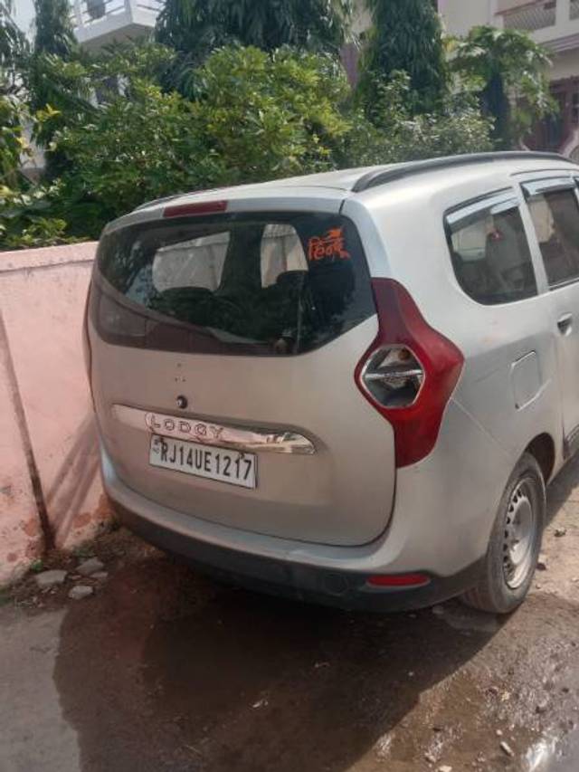 https://images10.gaadi.com/usedgaadi-sellcar/UsedCar/54911381-29d5-4111-a835-e3b6e6ce8282/19598ac3-99d0-45c6-9e31-072ba9d9993b.jpg?imwidth=6402