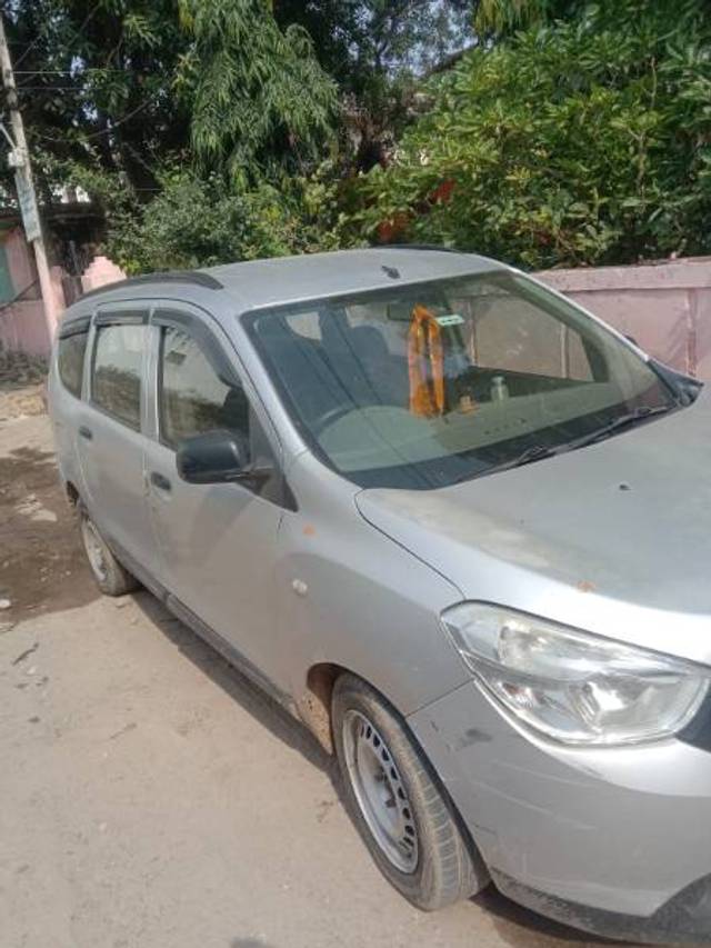 https://images10.gaadi.com/usedgaadi-sellcar/UsedCar/54911381-29d5-4111-a835-e3b6e6ce8282/a598eb73-02bf-499b-8597-dc6ddf075d6f.jpg?imwidth=6401