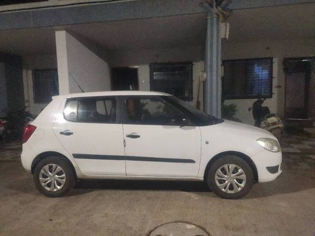 https://images10.gaadi.com/usedgaadi-sellcar/UsedCar/5498a4f9-9c2e-4581-885d-043bd020688c/be9ccb0f-dd57-4bc5-a1b1-65f40d7c769d.jpg?imwidth=6401