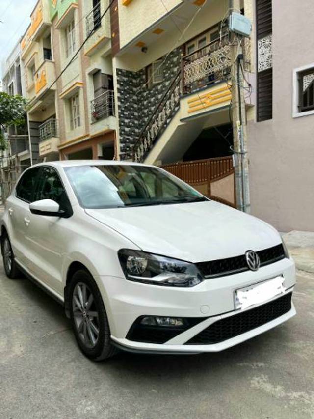 https://images10.gaadi.com/usedgaadi-sellcar/UsedCar/54c890be-3320-4cc6-bd92-7bd3b3745caf/e8944148-89a5-4e75-91b9-d97bf545d579.jpg?imwidth=6400