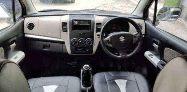 https://images10.gaadi.com/usedgaadi-sellcar/UsedCar/54da0dec-a9b3-4ca9-b3b9-970c4aa6c43b/037eb19d-05b1-4ad2-b018-38eff2d18b84.jpg?imwidth=6402