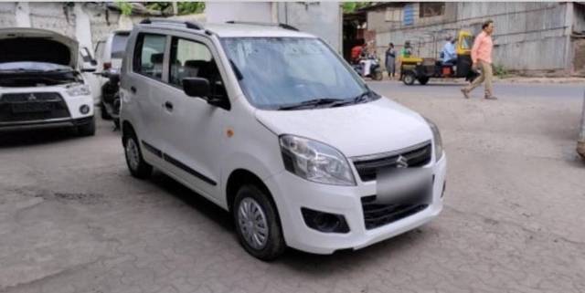 https://images10.gaadi.com/usedgaadi-sellcar/UsedCar/54da0dec-a9b3-4ca9-b3b9-970c4aa6c43b/19836fb2-7ed4-4d6f-ade4-5c31ae4eab8c.jpg?imwidth=6400