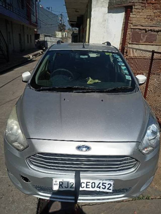 https://images10.gaadi.com/usedgaadi-sellcar/UsedCar/54daec5a-6854-423d-9250-fbdf84736510/fc4a8718-4202-48df-a02b-e055692cc6ad.jpg?imwidth=6400