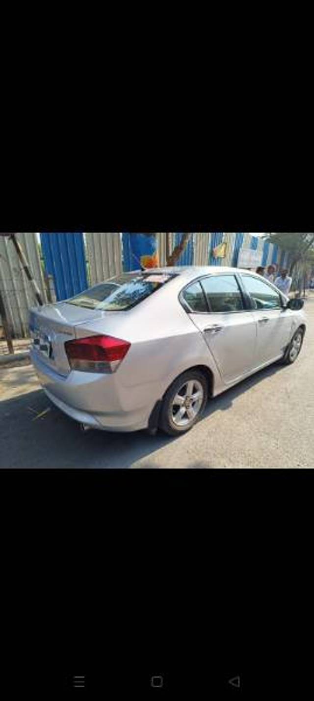 https://images10.gaadi.com/usedgaadi-sellcar/UsedCar/54dfe397-70d5-431b-97eb-e35d038a32fe/9459bbc6-8587-4365-a5a1-0283b92247f4.jpg?imwidth=6401