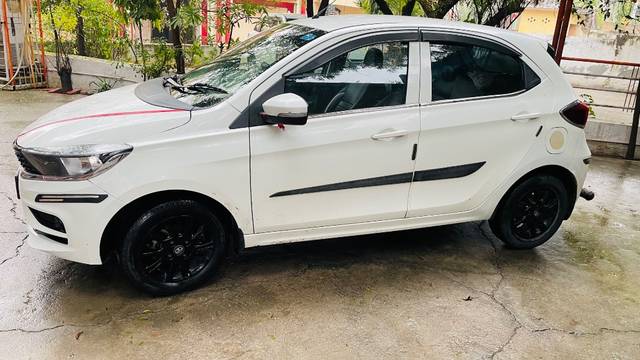 https://images10.gaadi.com/usedgaadi-sellcar/UsedCar/54e2c85d-5744-436e-91b2-1695b85b5318/1874950b-3fa3-43e5-b3bf-160e4996dc9c.jpg?imwidth=6402