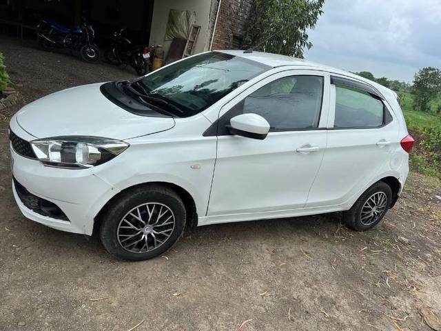 https://images10.gaadi.com/usedgaadi-sellcar/UsedCar/54e480b3-eca7-4e00-95dc-cc61494acc13/940ba011-0e1a-4349-bbe0-d9e5bd4bbd36.JPG?imwidth=6400