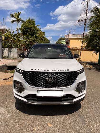 MG Hector Plus Sharp CVT