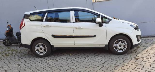 https://images10.gaadi.com/usedgaadi-sellcar/UsedCar/550bc73b-6638-4fa3-acfb-220eac5a3971/d96b663b-3012-43c2-8f4b-f5eb32b9a8d7.jpg?imwidth=6401