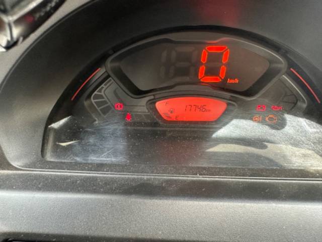 https://images10.gaadi.com/usedgaadi-sellcar/UsedCar/55193d24-36a1-43ab-8430-9ce243afa5d5/7b33e6e5-3e12-4327-890b-78b2a6a1bdeb.jpeg?imwidth=6401