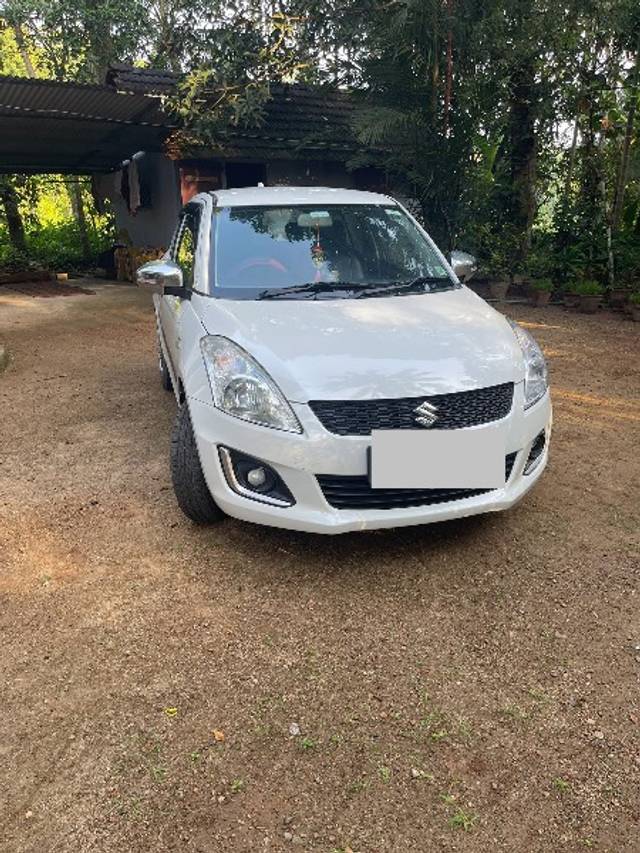 https://images10.gaadi.com/usedgaadi-sellcar/UsedCar/559e9f82-4004-404f-833d-06610c132a97/06fe2444-c34c-4cb6-8fa5-ef4d22c06f4e.jpg?imwidth=6400