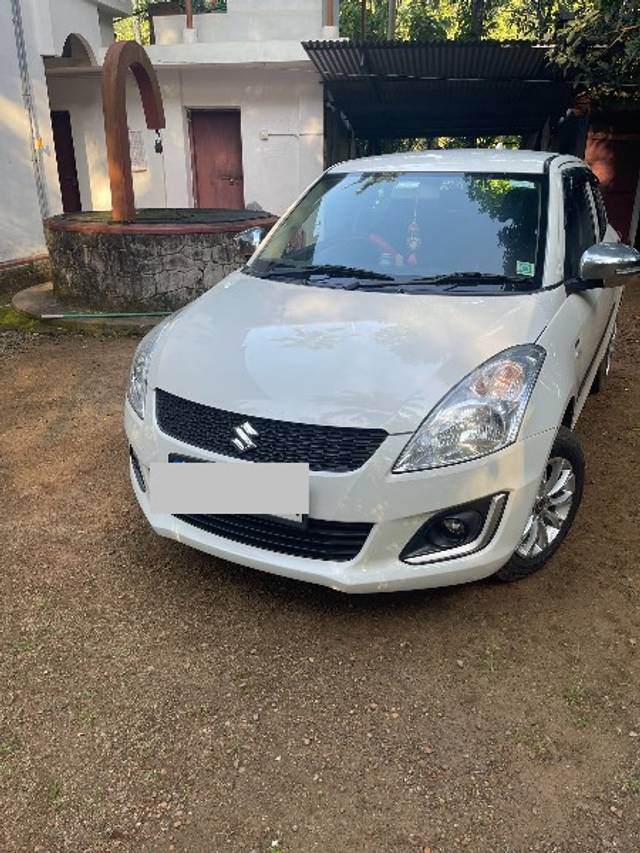 https://images10.gaadi.com/usedgaadi-sellcar/UsedCar/559e9f82-4004-404f-833d-06610c132a97/429492b1-8796-4c2c-9546-d76fef18c29c.jpg?imwidth=6402