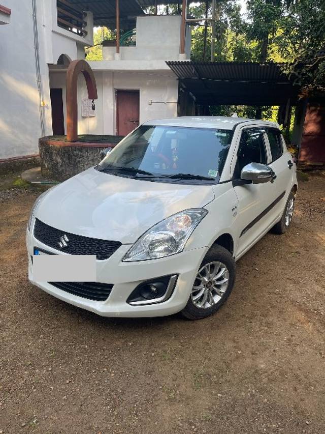 https://images10.gaadi.com/usedgaadi-sellcar/UsedCar/559e9f82-4004-404f-833d-06610c132a97/f21a95af-629a-4209-9cff-712b70f11a6a.jpg?imwidth=6401