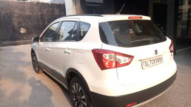 https://images10.gaadi.com/usedgaadi-sellcar/UsedCar/55c65012-fdbc-40a1-8441-6120a0005dbe/771534ef-66dd-45b7-8be8-c974f698e284.jpg?imwidth=6402
