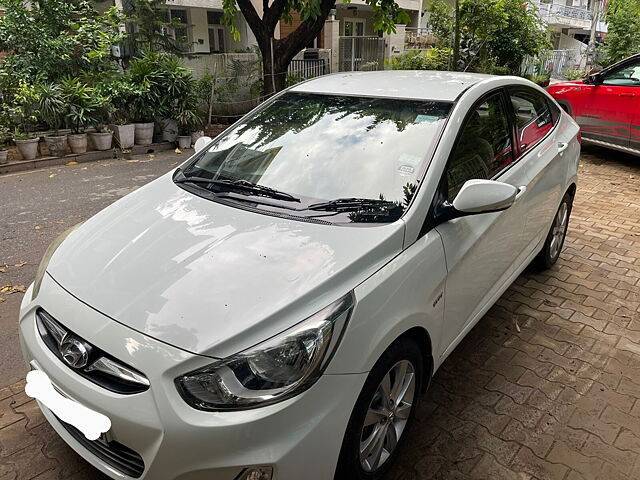 https://images10.gaadi.com/usedgaadi-sellcar/UsedCar/562b3d35-c60e-4c80-b1fa-e4127e02edab/ab271d93-ccbc-45c1-a9e8-f7abbd21bb0a.jpg?imwidth=6400