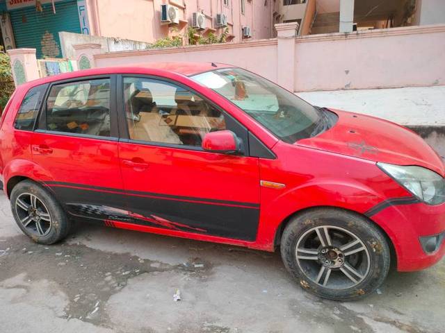 https://images10.gaadi.com/usedgaadi-sellcar/UsedCar/56324f05-57c0-468d-8b76-162dba60354d/f4214916-b3ae-4f9f-b1e0-d90c374f99ce.jpg?imwidth=6400