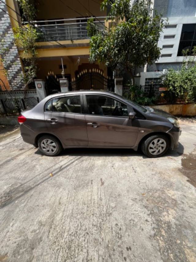 https://images10.gaadi.com/usedgaadi-sellcar/UsedCar/5645e048-1e02-4221-b897-0ac43579adf9/709ae78d-aa3d-43b0-a634-5648319872ce.jpeg?imwidth=6401