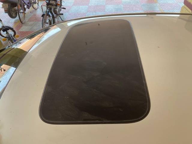 https://images10.gaadi.com/usedgaadi-sellcar/UsedCar/566ce972-a165-4b70-8bba-aa2f9bee1cf7/f959f68d-d8e9-4650-9a50-ac3d28a4efe7.jpeg?imwidth=6402