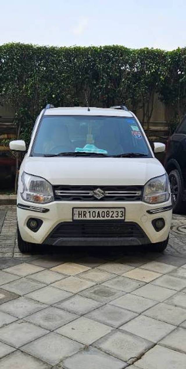 https://images10.gaadi.com/usedgaadi-sellcar/UsedCar/56b73fba-d933-4553-9378-0171bc09542b/64233416-b367-43dc-a4d4-aa3e42432daa.jpg?imwidth=6400