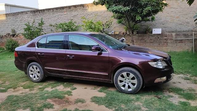 https://images10.gaadi.com/usedgaadi-sellcar/UsedCar/56d01eca-bb79-439c-ade9-9aa8299690da/e67bc28f-ab7a-4a69-be83-fa9b08692c41.jpg?imwidth=6400