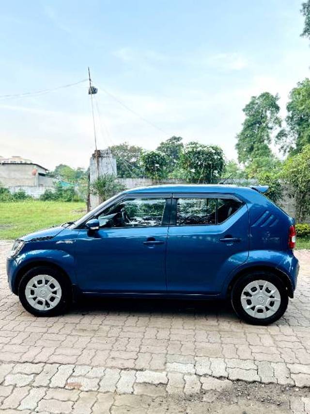 https://images10.gaadi.com/usedgaadi-sellcar/UsedCar/56fa4c19-5ac1-4690-a10e-fcfd33ba2909/78e3f957-520d-4741-be75-1be883e18828.jpeg?imwidth=6402