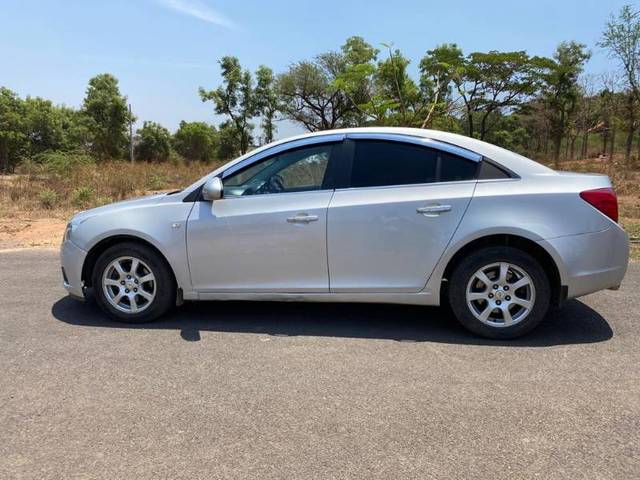 https://images10.gaadi.com/usedgaadi-sellcar/UsedCar/5709d185-0ea8-4624-bb42-4d1bf4938299/d2a667a8-b6f8-40ca-a9ec-741b01ff1e3a.jpg?imwidth=6402
