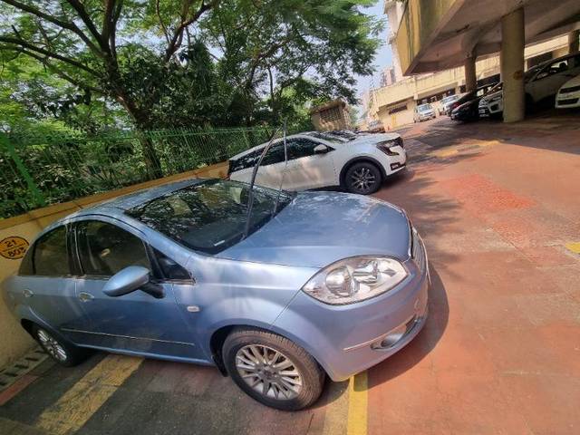 https://images10.gaadi.com/usedgaadi-sellcar/UsedCar/57258b46-b814-4c52-8de2-38edfc5b46db/caa043b5-89d2-4ed2-9f5f-cd19499c0dfb.jpg?imwidth=6402