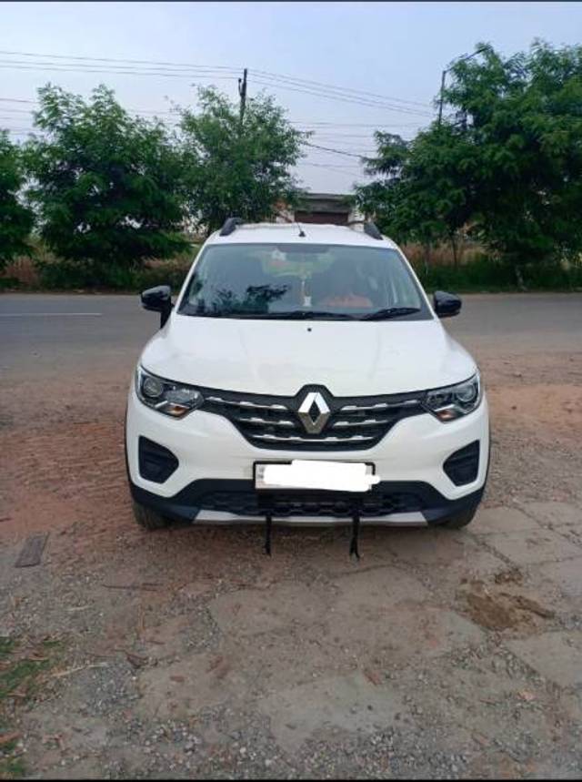 https://images10.gaadi.com/usedgaadi-sellcar/UsedCar/572fc2a4-b28e-4e73-8e06-632102e66c52/dd07d432-8ef4-41d5-bd5a-3af1563b7f86.jpg?imwidth=6402