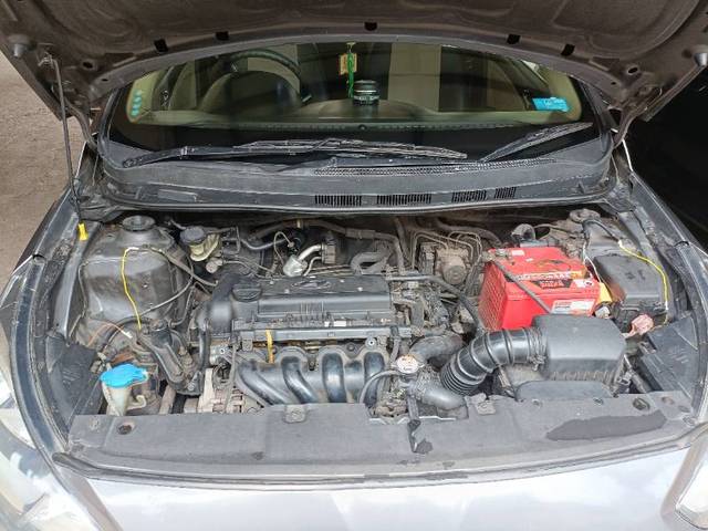 https://images10.gaadi.com/usedgaadi-sellcar/UsedCar/5732ccdf-fe2b-462d-bee0-02dcc7b05fba/bd962ea0-4be3-4082-917c-380d0492e2f6.jpg?imwidth=6402