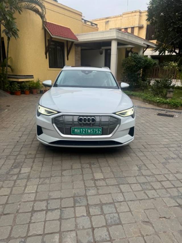 https://images10.gaadi.com/usedgaadi-sellcar/UsedCar/57365026-d17a-43df-b1ca-b27c207c536c/417bdad0-5126-4fc0-a5c2-83eec04b588b.jpeg?imwidth=6400