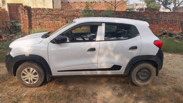 https://images10.gaadi.com/usedgaadi-sellcar/UsedCar/577d6589-b36c-4841-93da-6b1d90ad8ce0/c6b56bec-b5b9-4a07-a35a-f26ec941e8d9.jpg?imwidth=6402