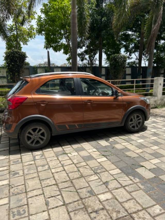 https://images10.gaadi.com/usedgaadi-sellcar/UsedCar/579de4e9-b169-46c7-bf4b-6bcdc6ac77e4/c34d9741-89c8-4d1e-a72c-a51384e1c30e.jpeg?imwidth=6402