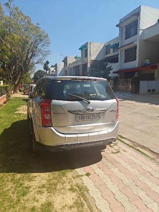 https://images10.gaadi.com/usedgaadi-sellcar/UsedCar/57c76c30-7b08-469d-94fc-cbfc343cf40c/4e6b2473-4f5a-440a-928f-840e16be2ba4.jpg?imwidth=6401