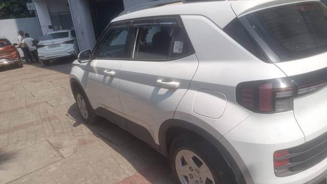 https://images10.gaadi.com/usedgaadi-sellcar/UsedCar/57f0368b-e3ae-46a8-8a2d-c45be889e40f/2f392e2d-dcfb-4399-8f90-8e1460c075e2.jpeg?imwidth=6402