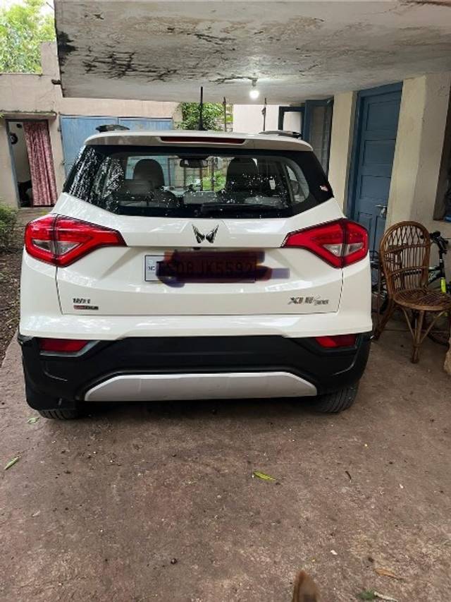 https://images10.gaadi.com/usedgaadi-sellcar/UsedCar/58056b1f-0338-4ed0-b244-95287cadff03/60833a25-211a-4043-ac93-7fdf5ff4099f.jpeg?imwidth=6402