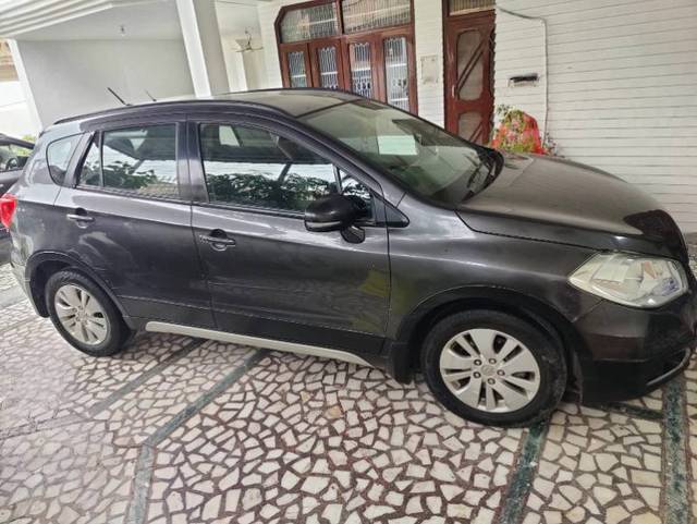 https://images10.gaadi.com/usedgaadi-sellcar/UsedCar/582577eb-7e3e-473a-a4d8-e07663e617d0/4c928871-d35a-4541-bf3f-a160ccfcf981.jpg?imwidth=6401