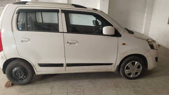 https://images10.gaadi.com/usedgaadi-sellcar/UsedCar/58b0be93-7b3e-405b-b313-b3c5a95d47d6/5e6cd4c8-768e-427a-9cbe-a040845cd31c.jpg?imwidth=6401