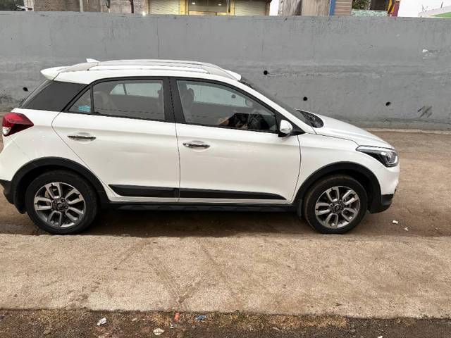 https://images10.gaadi.com/usedgaadi-sellcar/UsedCar/58b57a97-6b55-40fb-8c96-7f2d19162203/ec9a8392-f982-434f-a30f-b786fbcab847.jpg?imwidth=6400