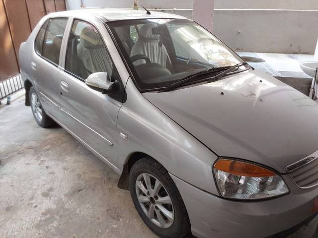 https://images10.gaadi.com/usedgaadi-sellcar/UsedCar/58ca1094-e740-4787-a5b4-54b0bd552703/5b6fd956-c169-4db3-ad59-3bc7c46c8c32.jpg?imwidth=6400