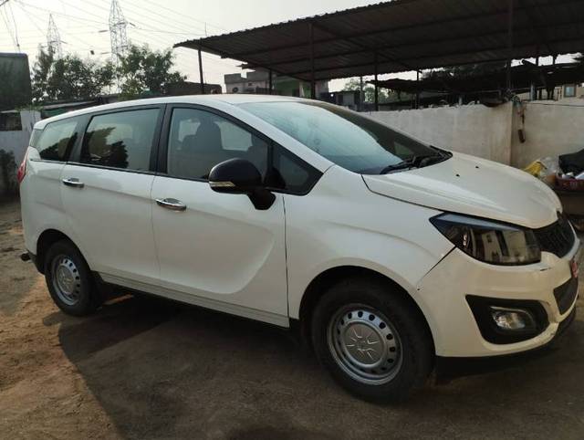 https://images10.gaadi.com/usedgaadi-sellcar/UsedCar/58caadff-7811-470d-96e1-d18aa9a5626a/f69838c4-ab25-4692-8e11-9b24a92a886a.jpg?imwidth=6400