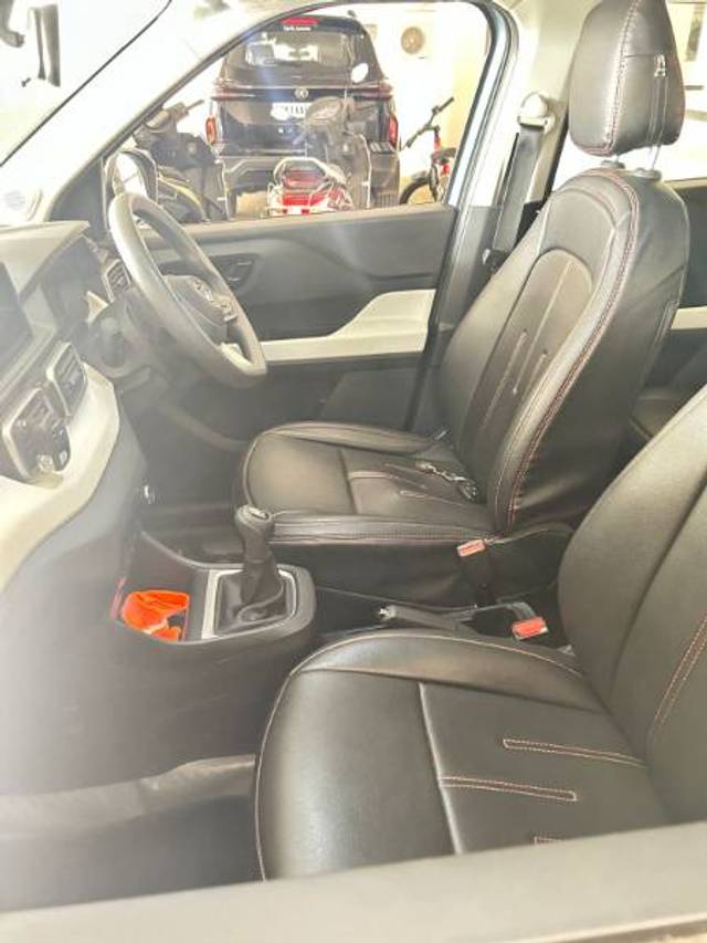 https://images10.gaadi.com/usedgaadi-sellcar/UsedCar/5929246b-be2c-4a33-8d53-39dfe3d239bb/966ff0f0-a18e-42c0-bd1a-b77be30fd959.jpg?imwidth=6401