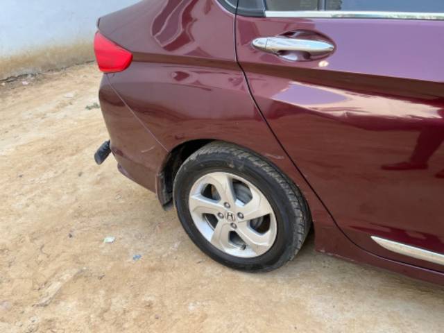 https://images10.gaadi.com/usedgaadi-sellcar/UsedCar/5a096d3e-d4a7-40a2-afbf-7d96de2feb3d/aa8f7e9e-62f0-41ad-b349-8802ac4dbe0a.jpeg?imwidth=6402