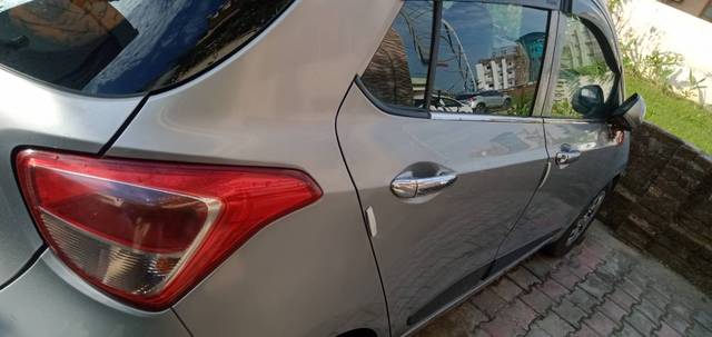 https://images10.gaadi.com/usedgaadi-sellcar/UsedCar/5a11feff-314e-4b69-a021-e602a58af370/12d8ba87-98c0-4acc-a215-e5b3f3d444fb.jpg?imwidth=6402