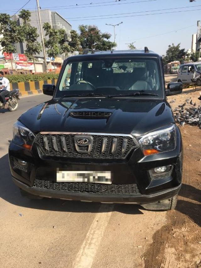 https://images10.gaadi.com/usedgaadi-sellcar/UsedCar/5a5c9f48-035d-4dab-890a-b6326ee2c96c/b68bea6b-0857-4d0d-ba1f-9b86049711ac.jpeg?imwidth=6400