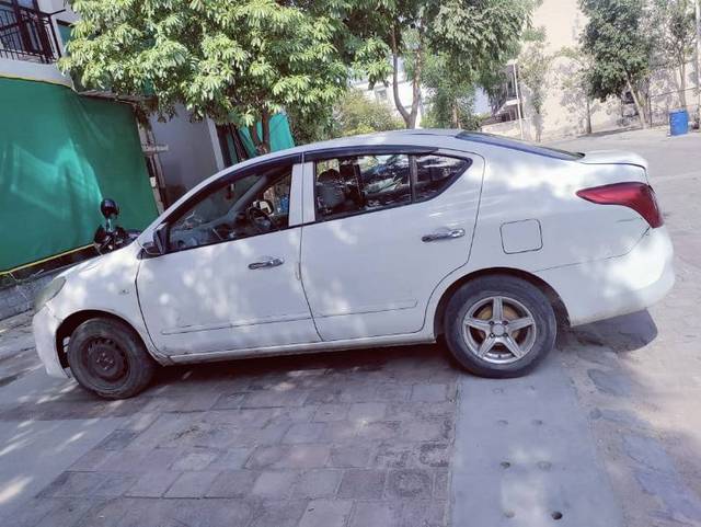 https://images10.gaadi.com/usedgaadi-sellcar/UsedCar/5a77d391-5f54-42dd-a5b1-f7a95353d321/3edae939-7611-4798-b1b9-e63edb5655a1.jpg?imwidth=6402