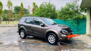 Mahindra XUV500 Mahindra XUV500 AT W10 FWD