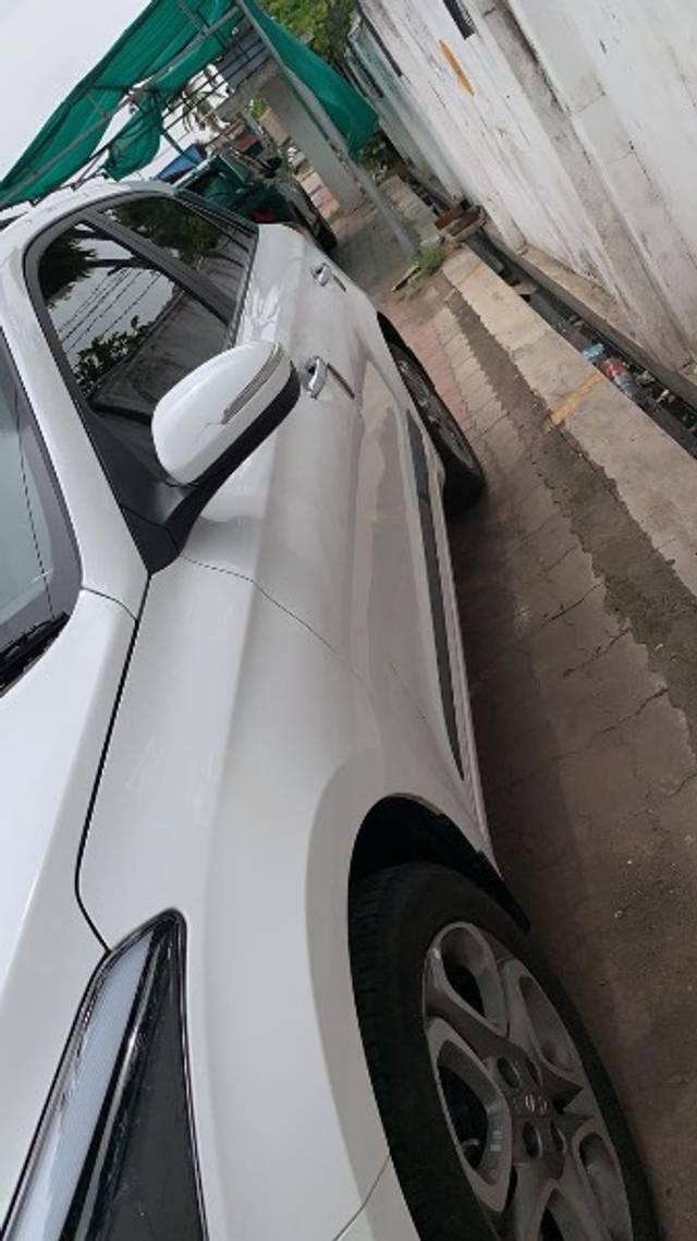 https://images10.gaadi.com/usedgaadi-sellcar/UsedCar/5accaede-797b-4436-93a4-754cc53ec471/329f0b72-6f59-4420-908c-89a7d0c53f2f.jpeg?imwidth=6402