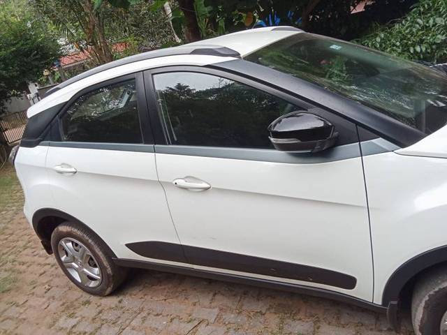 https://images10.gaadi.com/usedgaadi-sellcar/UsedCar/5af9f160-0f59-47a7-8734-0dd5fe2e3947/bcfa84dd-d6c6-4d1f-9992-95b1298f3480.jpeg?imwidth=6401