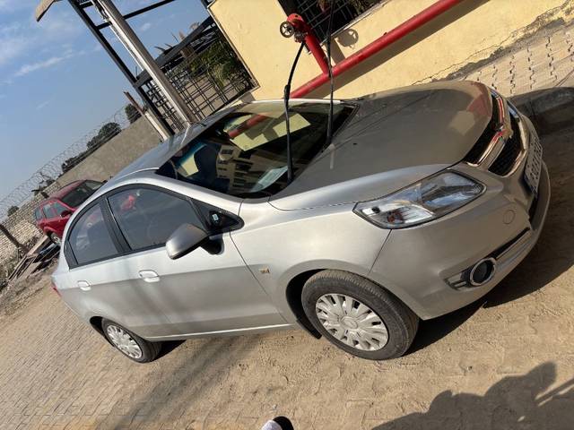 https://images10.gaadi.com/usedgaadi-sellcar/UsedCar/5b039f23-9c87-4f5a-b4b1-4be50ec7ca40/5411cc8f-7161-4043-8cbb-afbedc99f8bf.jpg?imwidth=6401